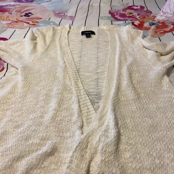 Ivory Hi-Low, Lace Edge Cardigan - Picture 3 of 9